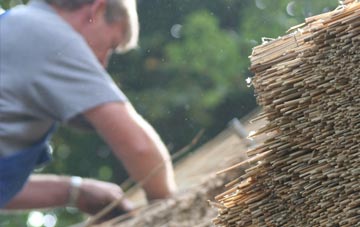 professional Rhyd Y Gwin thatchers